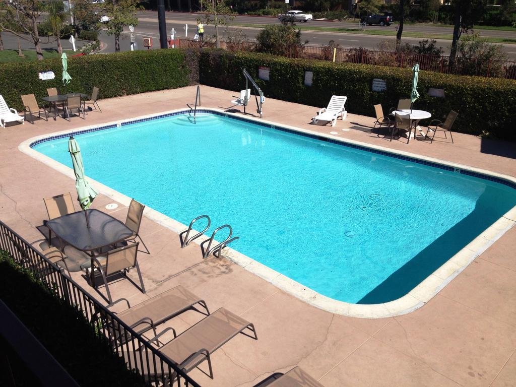 Americas Best Value Inn & Suites Escondido Extérieur photo