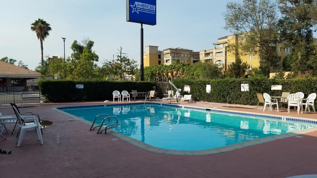 Americas Best Value Inn & Suites Escondido Extérieur photo