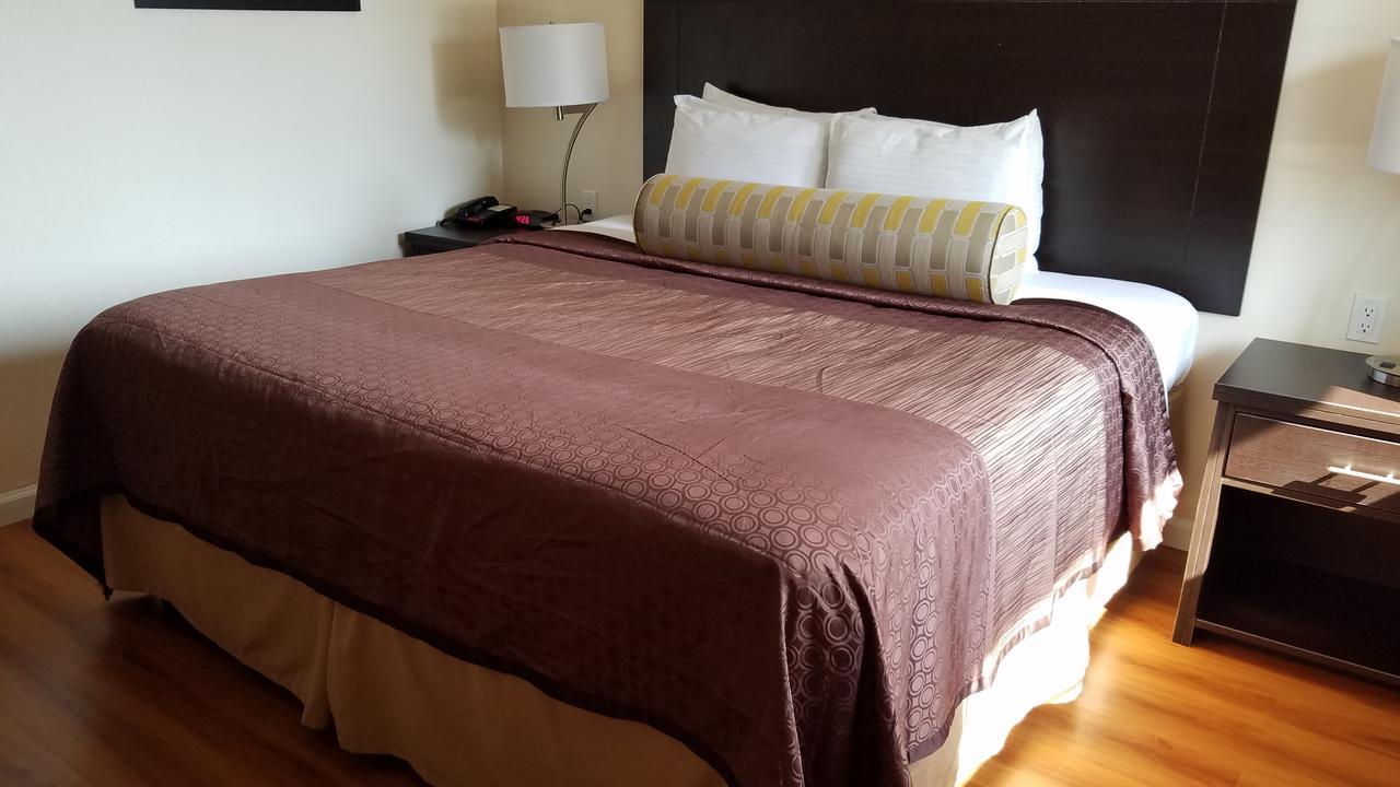 Americas Best Value Inn & Suites Escondido Extérieur photo