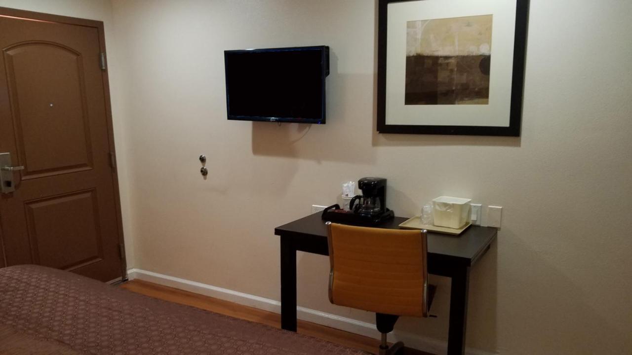Americas Best Value Inn & Suites Escondido Extérieur photo
