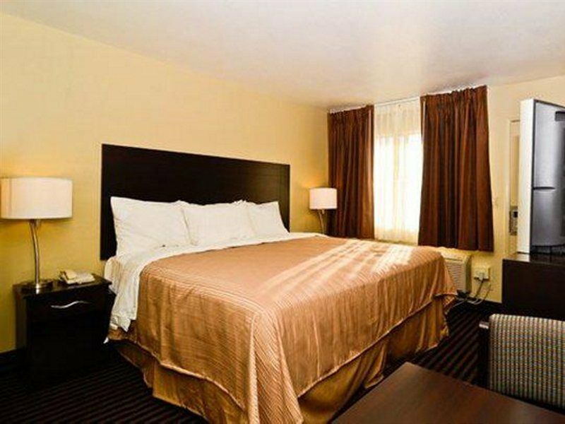 Americas Best Value Inn & Suites Escondido Extérieur photo